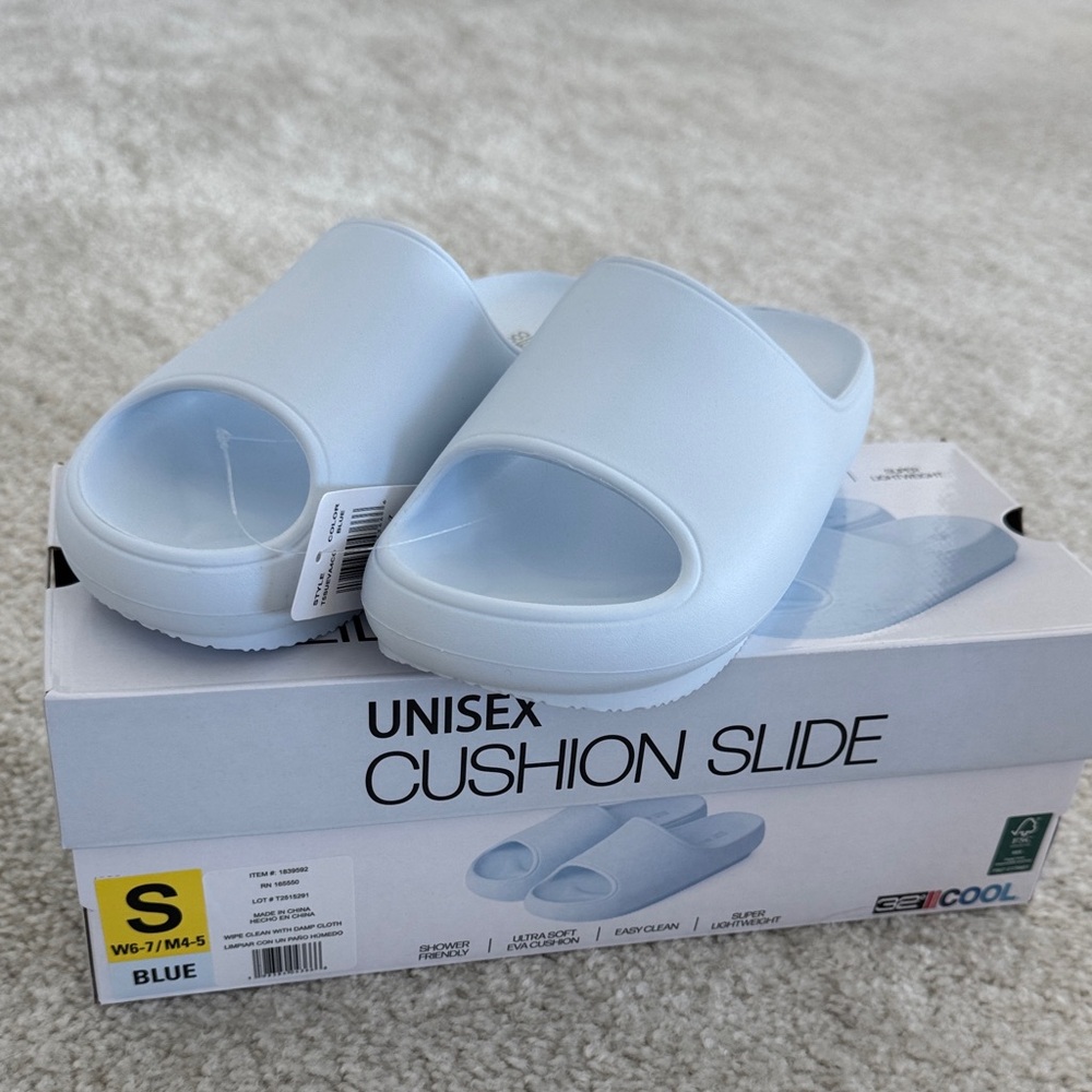 32 Degrees Unisex Cushion Slide Sandals, Blue, Size: Small, Light Blue, NWT